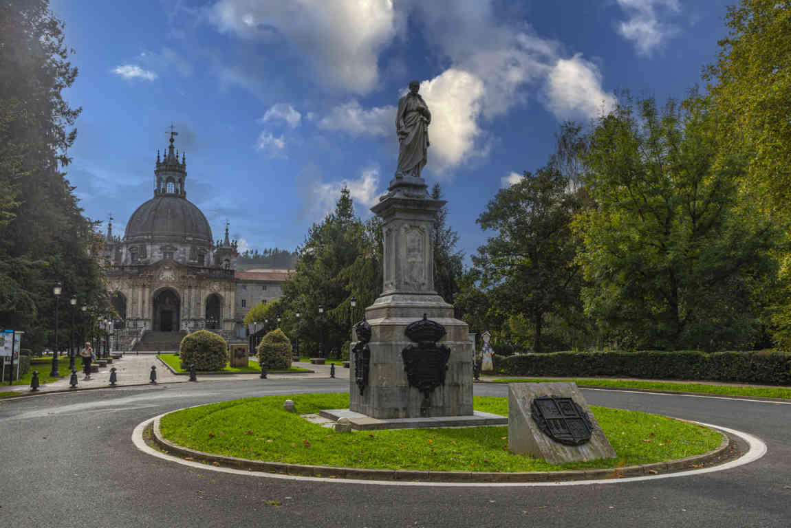 Guipúzcoa - Azpeitia 02 - santuario y basílica de San Ignacio de Loyola.jpg